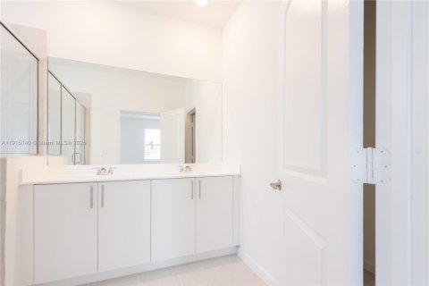 Casa en alquiler en Homestead, Florida, 5 dormitorios, 281.77 m2 № 2055165 - foto 28