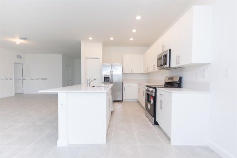 Casa en alquiler en Homestead, Florida, 5 dormitorios, 281.77 m2 № 2055165 - foto 9