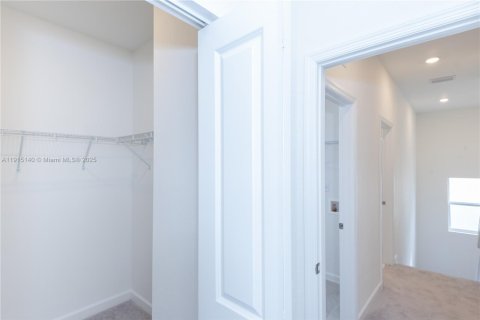 Casa en alquiler en Homestead, Florida, 5 dormitorios, 281.77 m2 № 2055165 - foto 22