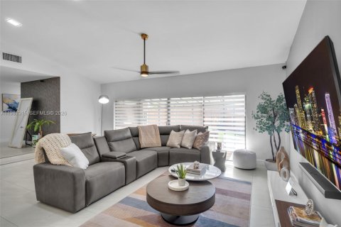 Casa en venta en Miami, Florida, 3 dormitorios, 184.5 m2 № 2043560 - foto 14