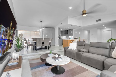 Casa en venta en Miami, Florida, 3 dormitorios, 184.5 m2 № 2043560 - foto 15