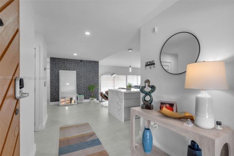 Casa en venta en Miami, Florida, 3 dormitorios, 184.5 m2 № 2043560 - foto 10