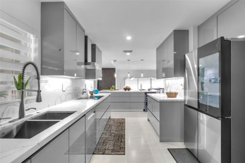 Casa en venta en Miami, Florida, 3 dormitorios, 184.5 m2 № 2043560 - foto 23