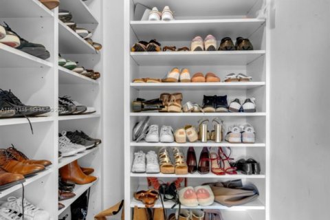 Купить виллу или дом в Майами, Флорида 3 спальни, 184.5м2, № 2043560 - фото 6