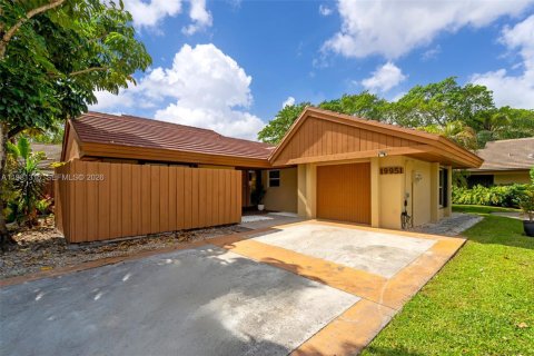 Casa en venta en Miami, Florida, 3 dormitorios, 184.5 m2 № 2043560 - foto 8