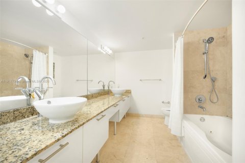 Купить кондоминиум в Майами, Флорида 2 спальни, 133.87м2, № 2297736 - фото 14