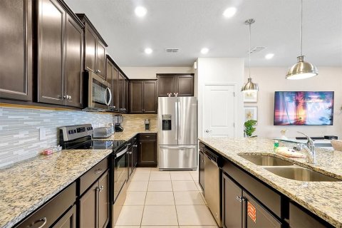 Townhouse in Davenport, Florida 5 bedrooms, 212.1 sq.m. № 1820899 - photo 19