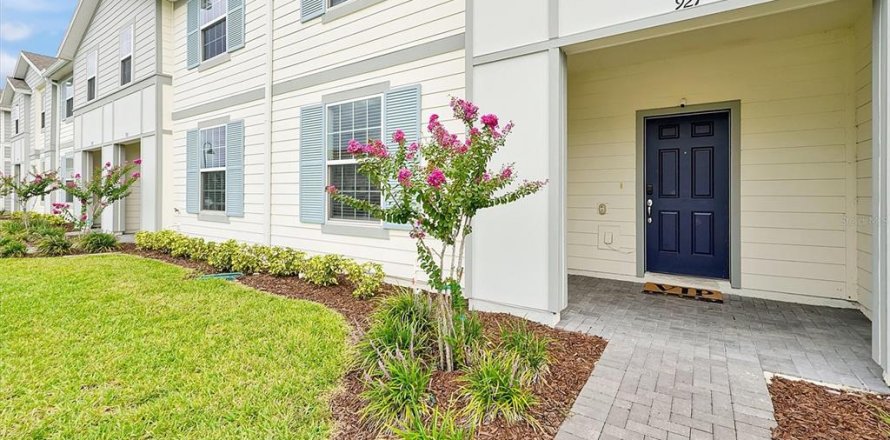 Townhouse in Davenport, Florida 5 bedrooms, 212.1 sq.m. № 1820899