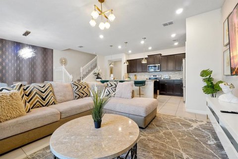 Townhouse in Davenport, Florida 5 bedrooms, 212.1 sq.m. № 1820899 - photo 17