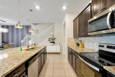 Townhouse in Davenport, Florida 5 bedrooms, 212.1 sq.m. № 1820899 - photo 20