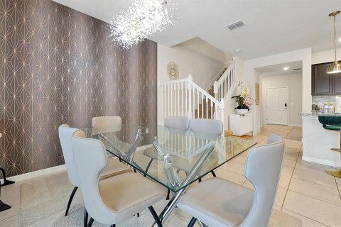 Townhouse in Davenport, Florida 5 bedrooms, 212.1 sq.m. № 1820899 - photo 23