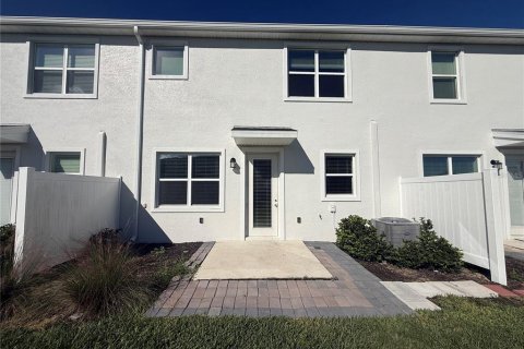Touwnhouse à louer à Davenport, Floride: 3 chambres, 173.17 m2 № 2416288 - photo 6