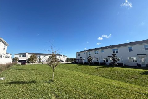 Touwnhouse à louer à Davenport, Floride: 3 chambres, 173.17 m2 № 2416288 - photo 8