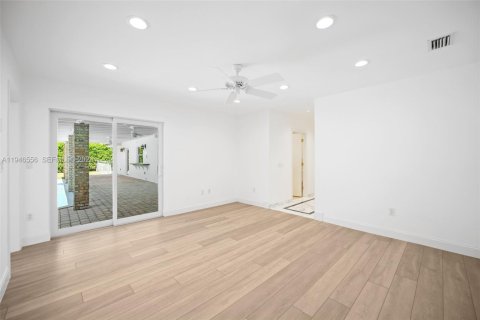 Villa ou maison à vendre à Pinecrest, Floride: 5 chambres, 297.57 m2 № 2002884 - photo 26