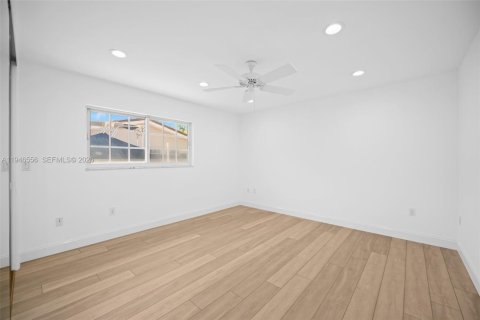 Villa ou maison à vendre à Pinecrest, Floride: 5 chambres, 297.57 m2 № 2002884 - photo 22