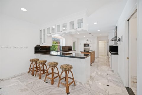 Villa ou maison à vendre à Pinecrest, Floride: 5 chambres, 297.57 m2 № 2002884 - photo 12