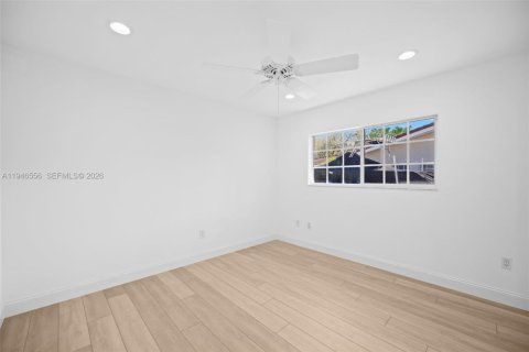 Villa ou maison à vendre à Pinecrest, Floride: 5 chambres, 297.57 m2 № 2002884 - photo 25