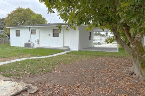 House in Homestead, Florida 3 bedrooms, 95.88 sq.m. № 1818041 - photo 19