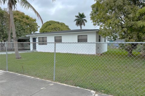House in Homestead, Florida 3 bedrooms, 95.88 sq.m. № 1818041 - photo 2