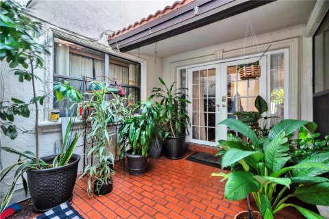 Купить виллу или дом в Майами, Флорида 5 спален, 274.8м2, № 1968857 - фото 7