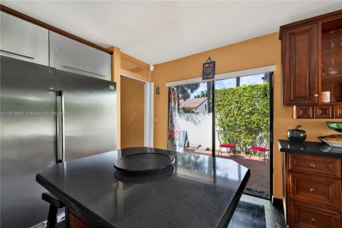 Купить виллу или дом в Майами, Флорида 5 спален, 274.8м2, № 1968857 - фото 20