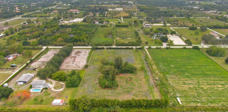 Propiedad comercial en Wellington, Florida № 2188211