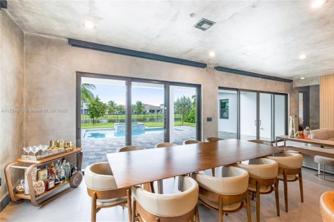 House in Boca Raton, Florida 5 bedrooms, 451.69 sq.m. № 1811589 - photo 5