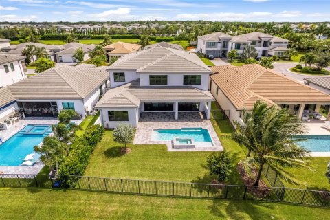 House in Boca Raton, Florida 5 bedrooms, 451.69 sq.m. № 1811589 - photo 2