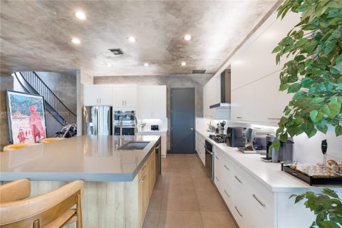 House in Boca Raton, Florida 5 bedrooms, 451.69 sq.m. № 1811589 - photo 8