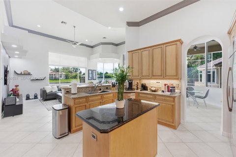 Casa en venta en Weston, Florida, 6 dormitorios, 397.71 m2 № 2184723 - foto 13