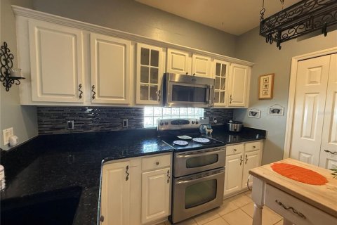 House in Mount Dora, Florida 2 bedrooms, 183.76 sq.m. № 1909759 - photo 8