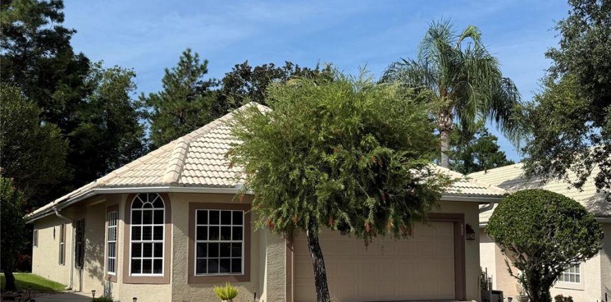 Villa ou maison à Mount Dora, Floride 2 chambres, 183.76 m2 № 1909759