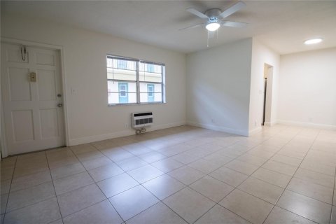 Appartement à Hollywood, Floride 1 chambre № 2385348