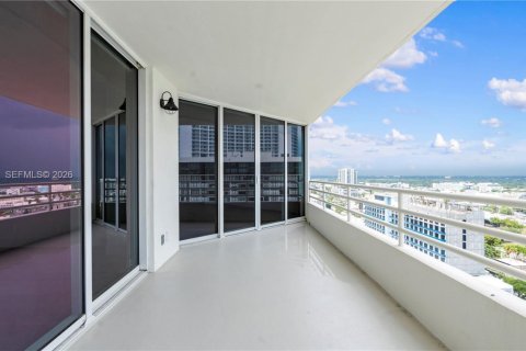 Apartment in Miami, Florida 1 bedroom, 96.25 sq.m. № 2027426 - photo 17