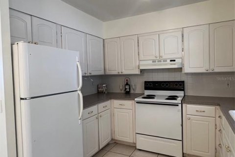Снять в аренду квартиру в Тампа, Флорида 5 комнат, 76.18м2, № 1787374 - фото 9