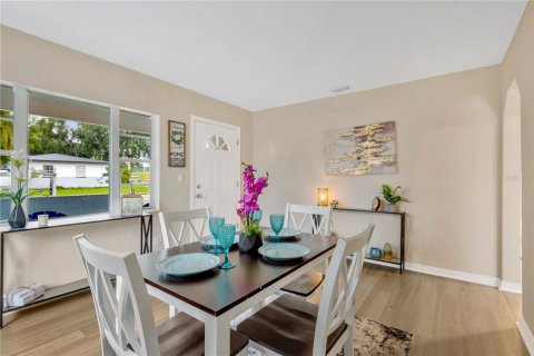 Villa ou maison à vendre à Tampa, Floride: 3 chambres, 104.98 m2 № 2406358 - photo 11