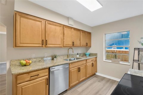 Villa ou maison à vendre à Tampa, Floride: 3 chambres, 104.98 m2 № 2406358 - photo 3