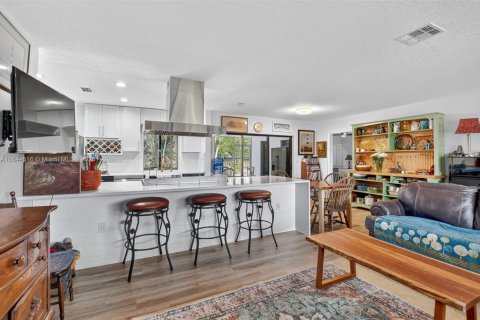 House in Boca Raton, Florida 4 bedrooms, 175.31 sq.m. № 1845853 - photo 8