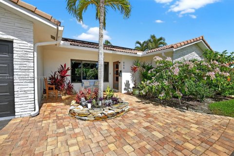 House in Boca Raton, Florida 4 bedrooms, 175.31 sq.m. № 1845853 - photo 3