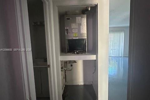 Condo in Lauderhill, Florida, 2 bedrooms  № 2397942 - photo 17