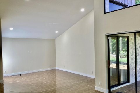 House in Boca Raton, Florida 3 bedrooms, 138.24 sq.m. № 2181890 - photo 28