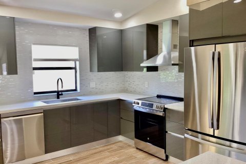 House in Boca Raton, Florida 3 bedrooms, 138.24 sq.m. № 2181890