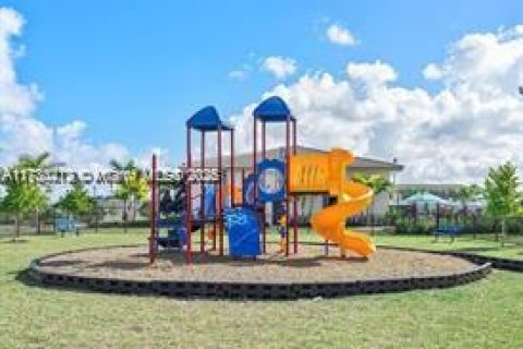 Touwnhouse à louer à Miami, Floride: 3 chambres, 157.47 m2 № 1697412 - photo 11