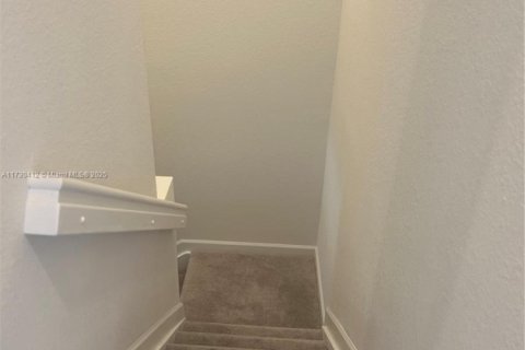 Touwnhouse à louer à Miami, Floride: 3 chambres, 157.47 m2 № 1697412 - photo 7