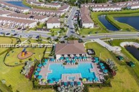 Touwnhouse à louer à Miami, Floride: 3 chambres, 157.47 m2 № 1697412 - photo 13