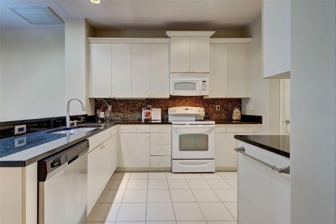 House in Venice, Florida 2 bedrooms, 130.25 sq.m. № 1734688 - photo 6