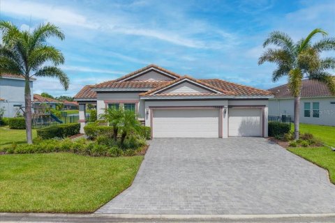 Casa en Bradenton, Florida 3 dormitorios, 196.12 m2 № 2361276