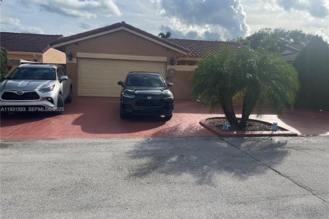 Купить виллу или дом в Майами, Флорида 4 спальни, 178.47м2, № 1990320 - фото 2