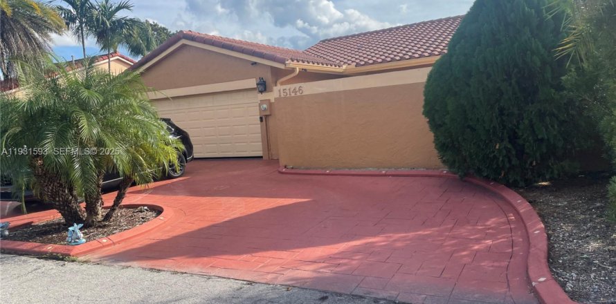 Дом в Майами, Флорида 4 спальни, 178.47м2 № 1990320