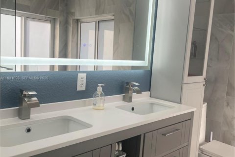 Купить виллу или дом в Майами, Флорида 4 спальни, 178.47м2, № 1990320 - фото 16